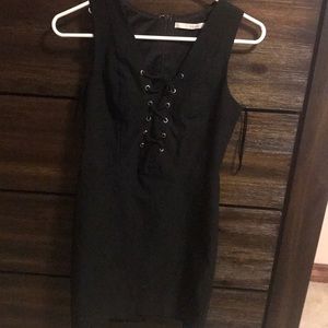 Black bodycon dress